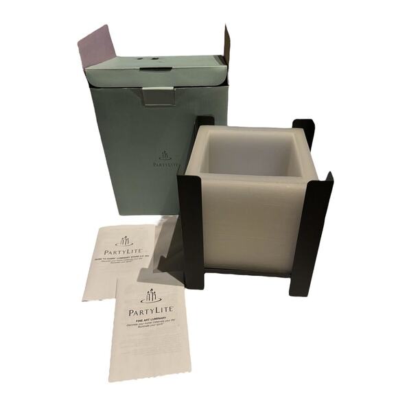 PartyLite P 9379 Dusk To Dawn Luminary Stand Candle Holder Home Decor Holiday - Picture 1 of 9